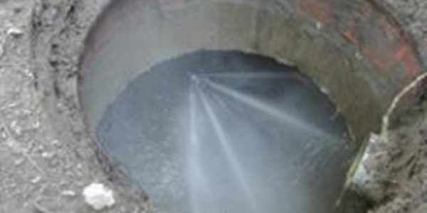 Пошкодження водопроводу по вулиці Борщагівській локалізовано