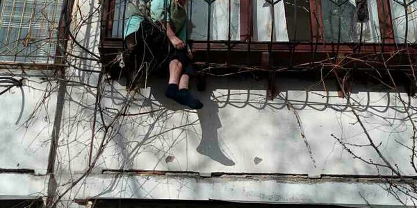 Як столичні рятувальники визволяли бабусю-Карлсона 