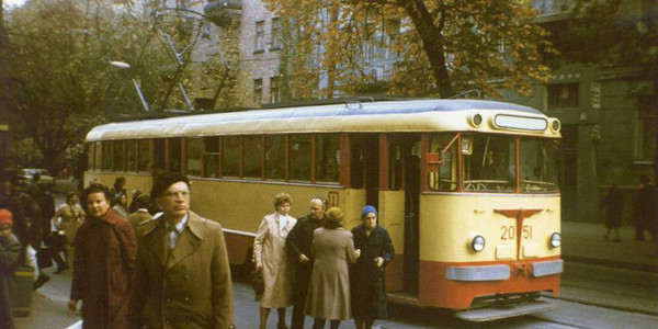 Якими були київські трамваї 40 років тому [фото]