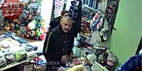 Цигани розводять продавців на гроші
