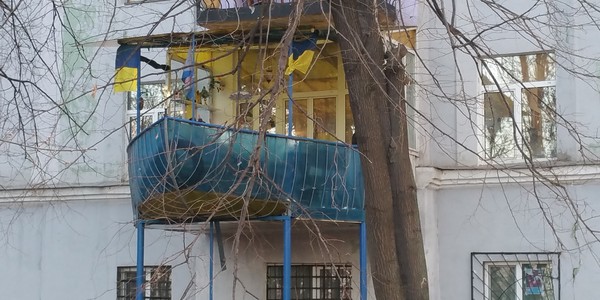 Казковий балкон-корабель помітили у Києві