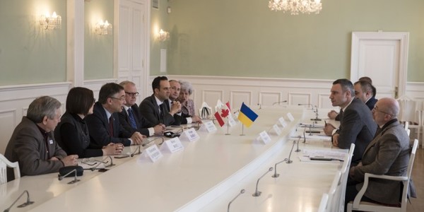 Мер зустрівся з президентом Федерації канадських муніципалітетів