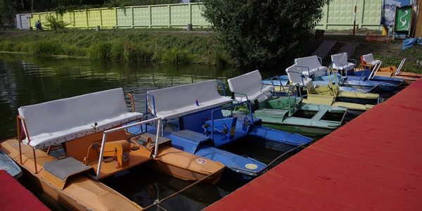 Учасників суботнику покатають на човнах та катамаранах