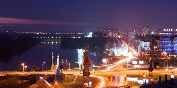 На Русанівській набережній триває капітальний ремонт дорожнього покриття