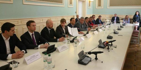 Міська влада знайшла союзників у боротьбі із небезпечними заправками