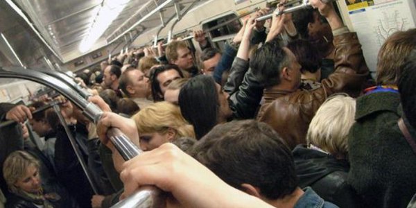 Журналісти влаштували скандальний експеримент у метро