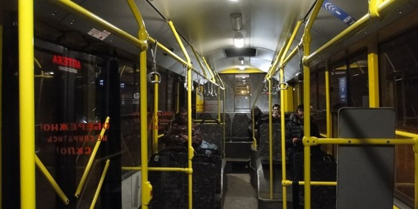 Біля метро Нивки закриють рух нічних тролейбусів