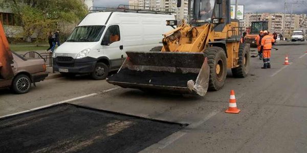 Минулого тижня "Київавтодор" відновив 13 тис. кв. м. доріг