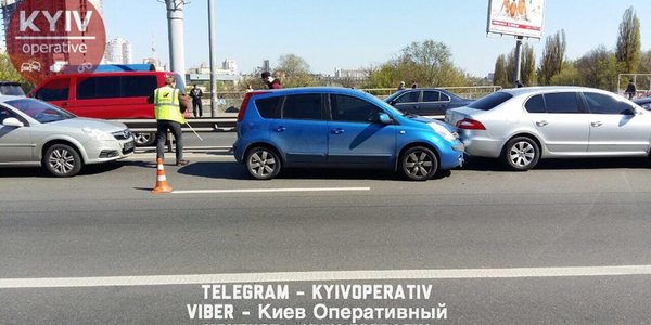 Біля Караваєвих дач сталася потрійна ДТП