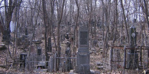 Таємниці загублених могил у кожному мікрорайоні столиці