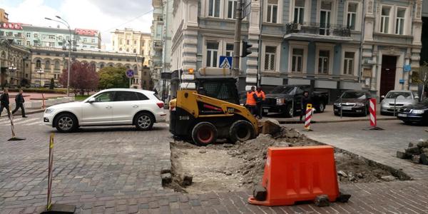 Киянам пояснили причину заторів на Володимирській [фото, відео]