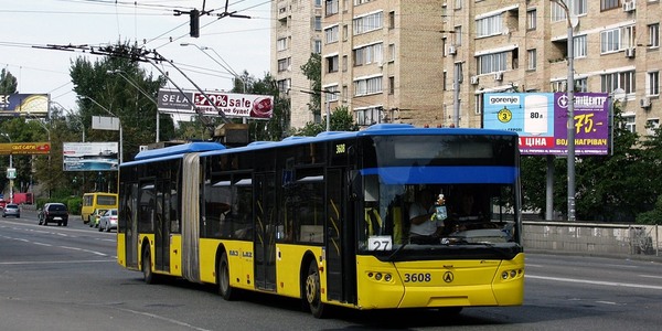 На проспекті Науки зупинки транспорту змінять роботу