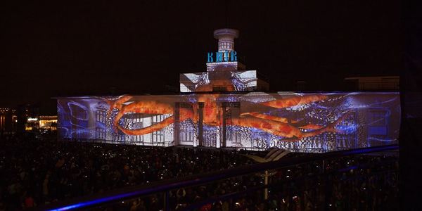 Казкове відкриття фестивалю світла на Поштовій  [відео]