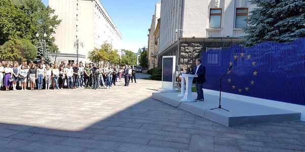 Порошенко запустив таймер до набуття безвізового режиму з ЄС [відео]