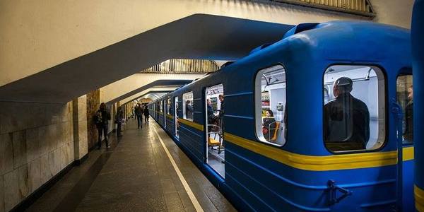 Трагедія в столичному метро: загинула людина