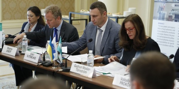 Кличко взяв участь у відкритті круглого столу, організованого Конгресом місцевих та регіональних влад Ради Європи
