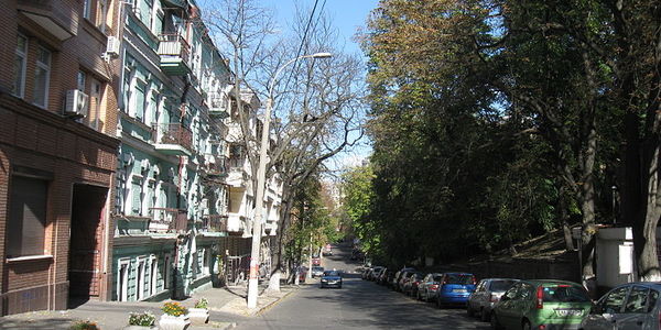 Цієї ночі рух деякими вулицями центру обмежать