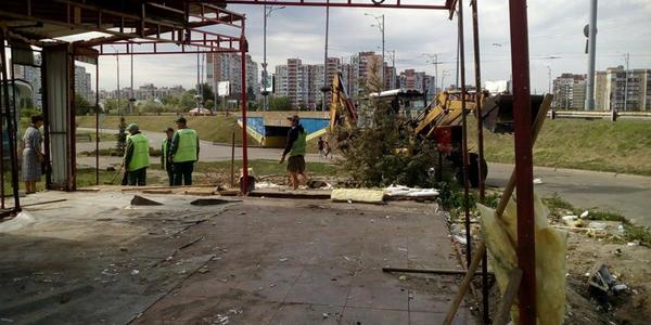 Апокаліпсис на Троєщині: як виглядає район після зносу МАФів