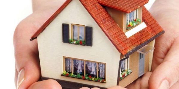 Варто поквапитись – українцям нагадують про сплату податку на нерухомість