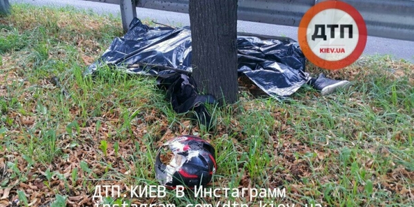 Криваве ДТП з мотоциклістом на Борщагівці [фото, відео]