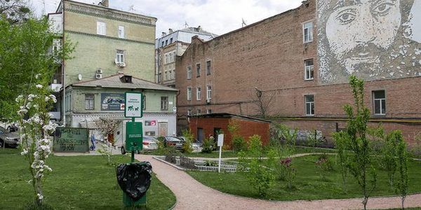Постанова суду: сквер Небесної Сотні залишається у власності киян