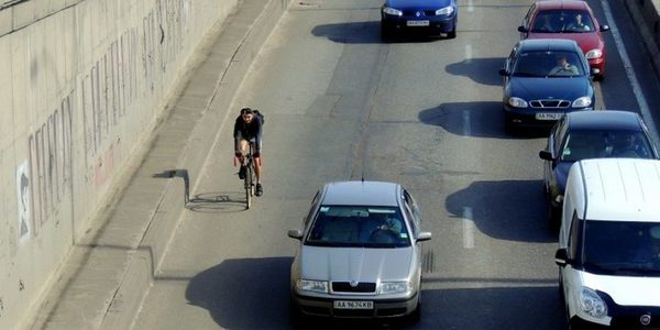 60% велосипедистів змушені порушувати правила у Києві