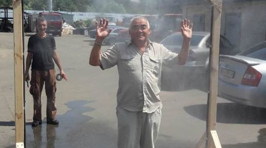 Комунальники встановили перший у Києві «охолоджуючий портал»
