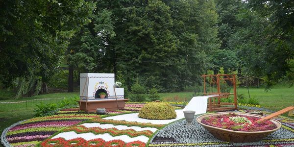 У Києві відкриють по-справжньому український квітковий фестиваль