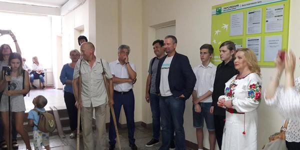 Ліфт, як переможець: у поліклініці на Русанівці відкрили оновлений підйомник завдяки ГБ-1