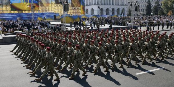 Україна святкує День Народження: військовий парад на Хрещатику