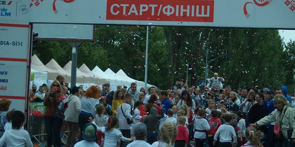 На Русанівці відбувається найпатріотичніша бігова подія України