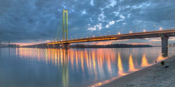 Столичний міст паралізують затори до кінця жовтня