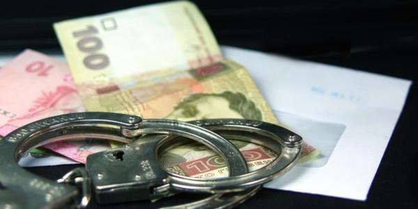 На хабарі у 24 тисячі гривень спіймали посадовця Київради