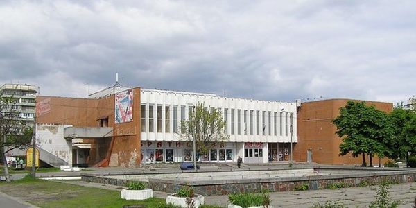 30 мільйонів гривень «Братиславу» не врятують: що чекає кінотеатр на Оболоні