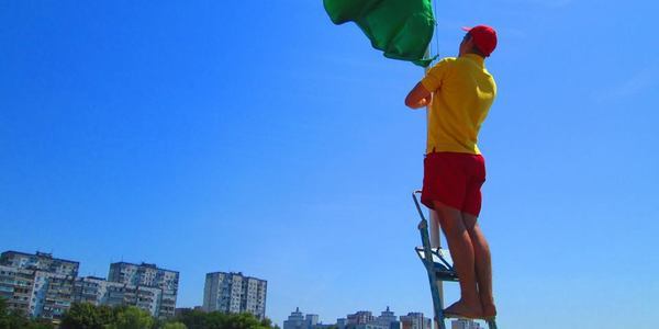 У Києві вже не купаються: Дніпро охолов