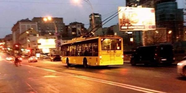 Тролейбуси нічних маршрутів змінять рух