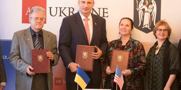 Київ зі США боротимуться з епідемією ВІЛ/СНІД