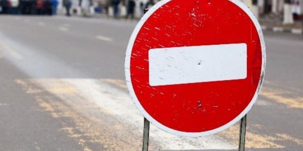 Рух транспорту на ділянці Набережного шосе буде закрито