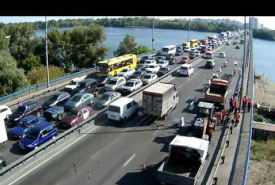 Затори на Петрівці і мостах Києва: місто приречене