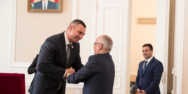 Відомому співаку встановлять пам'ятник у столиці
