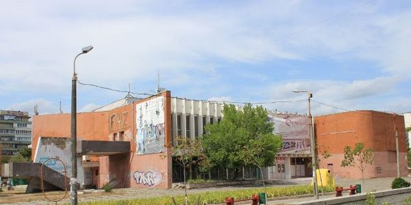 Занедбаний кінотеатр на Оболоні хочуть перетворити на сучасний арт-центр