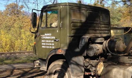 Активісти спіймали на гарячому забруднювачів Сирецького лісопарку 