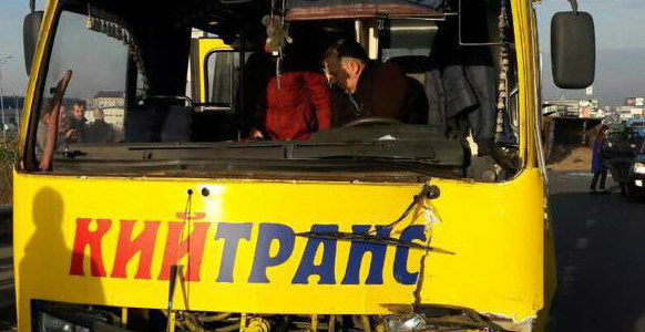 Жахлива аварія, в яку потрапила маршутка