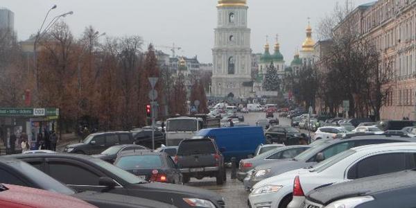 В Києві запустили мобільний додаток, що сам вибирає місце парковки