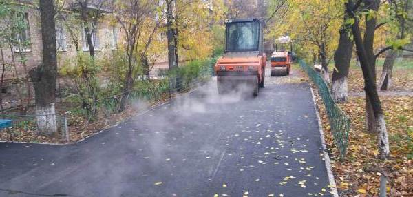 Де в Києві поремонтують дороги і прибудинкові території: список