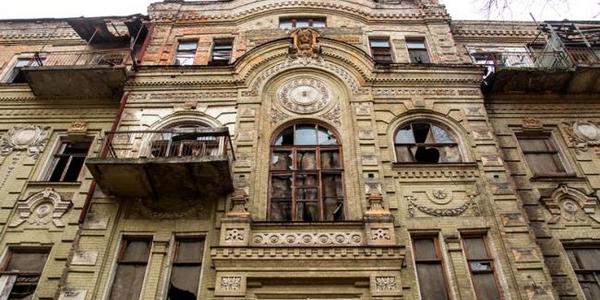 Кличко знайшов спосіб врятувати 300-річні будівлі
