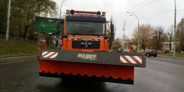  На 27 вулицях столиці будуть обмежувати рух транспорту під час снігопадів
