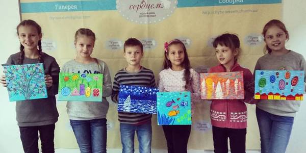 Вихованці недільної школи для нечуючих людей «Чути серцем» запрошують на виставку творчих робіт