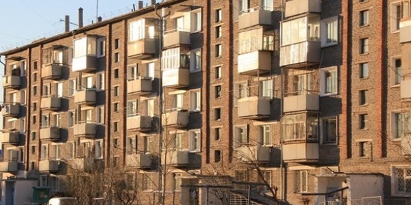 На Нивках у Києві на ремонти очікує майже сотня будинків [список]