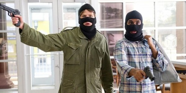 14-річний син нардепа Радикальної партії пограбував магазин на Оболоні [відео]